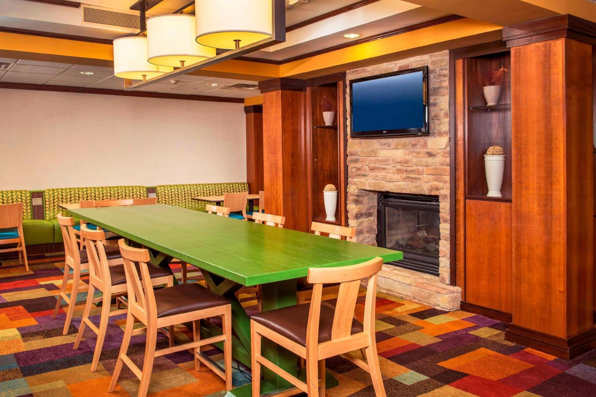 Fairfield Inn & Suites By Marriott Williamsburg Restaurant foto